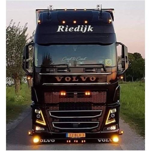 Truck is Drug - Volvo FH4/5 - Sunvisor with FCW/ACC