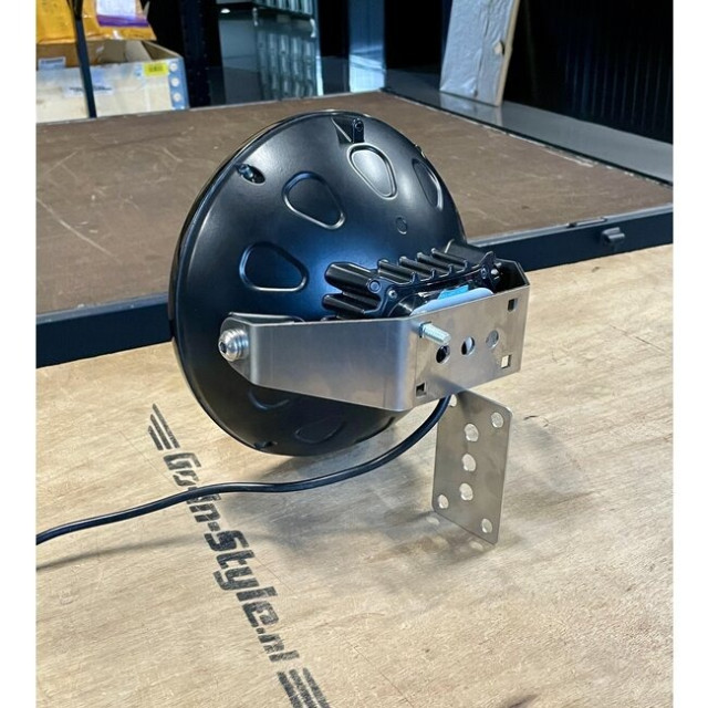 Uchwyt montażowy lampy WAŚ/Strands...