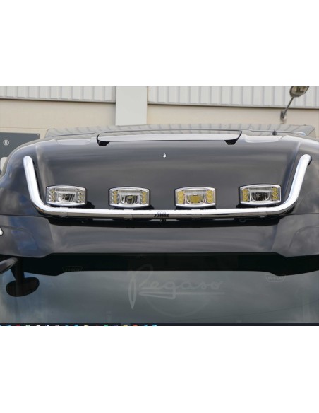 Iveco S-Way Active Space High "Trebar Eleganz 2.0" roof lightbar, mounted to the roofs forehead