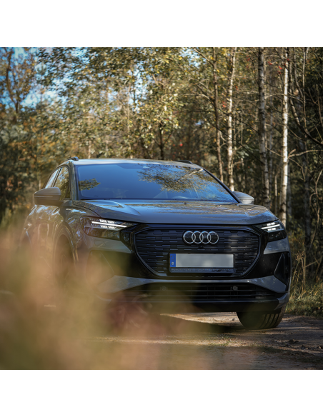 OZZ LP1 White, ramka tablicy rejestracyjnej z ledbarem, biała obudowa