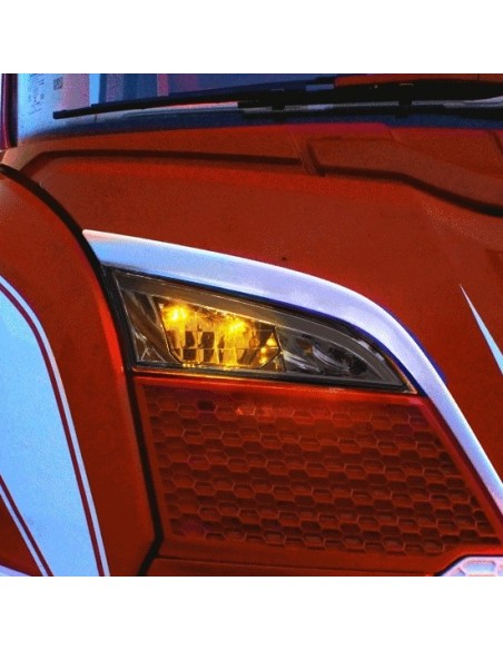 Additional, yellow position lights in hood lighs Scania Nextgen 2023+