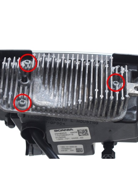 Additional, yellow position lights in hood lighs Scania Nextgen 2023+