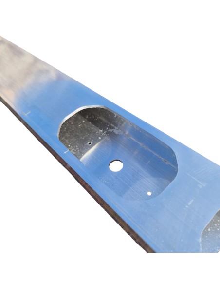 Side marker lights bar 243 cm, 5 cutholes For9t 2-3-2