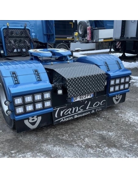 Scania rear fender covers with IZE LED frames