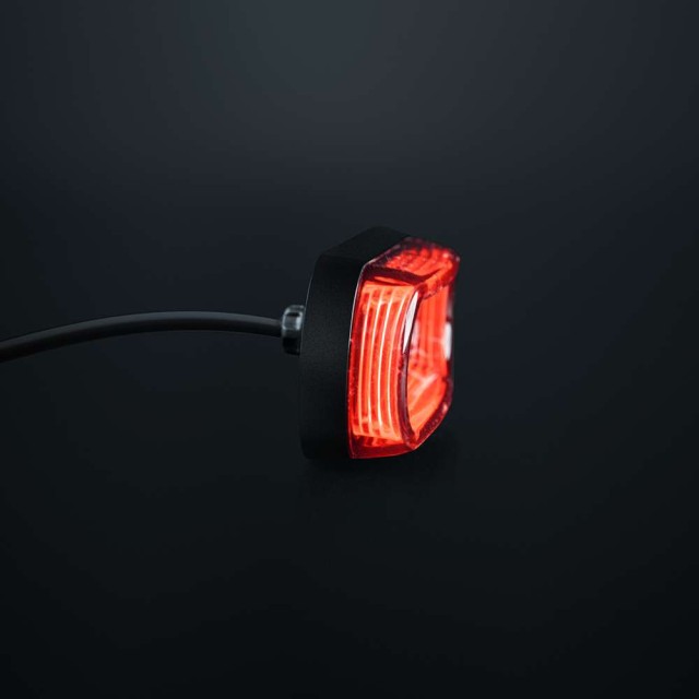 Czerwona lampa obrysowa Strands For9t...