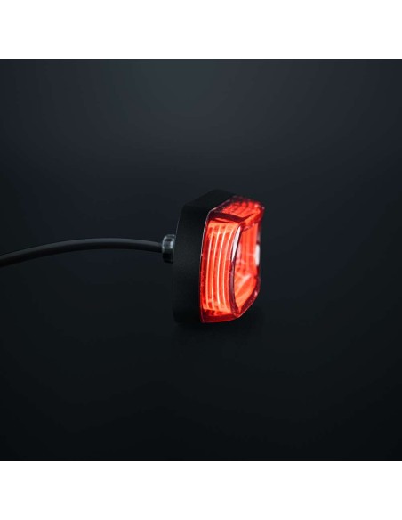 Czerwona lampa obrysowa Strands For9t Gravity